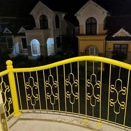 Villa Wubao Kota Bunga 3 Kamar Harga Budget Cinengangirang エクステリア 写真