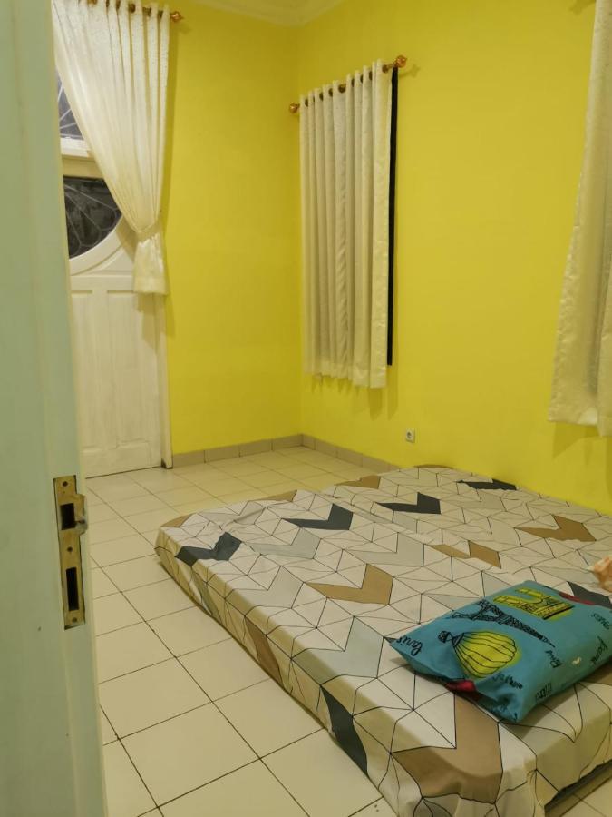 Villa Wubao Kota Bunga 3 Kamar Harga Budget Cinengangirang エクステリア 写真