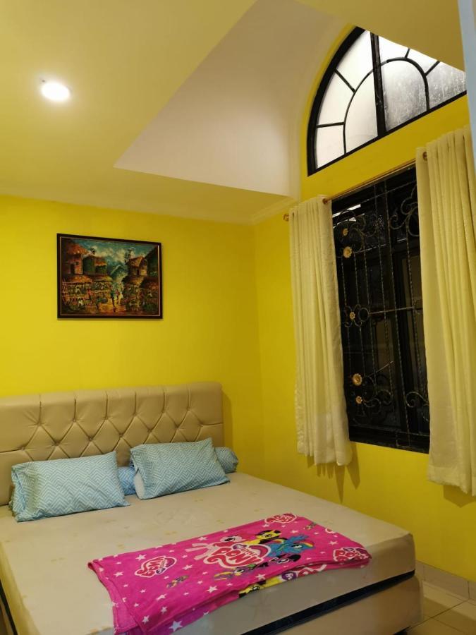 Villa Wubao Kota Bunga 3 Kamar Harga Budget Cinengangirang エクステリア 写真